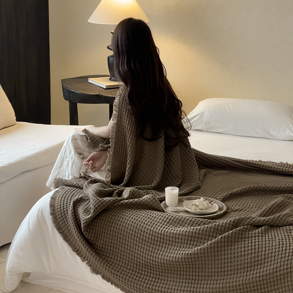 91家纺网 家纺一手货源 找家纺 例外 2026春夏新款华夫格流苏毯毯子多功能盖毯（会员-5） 可可棕