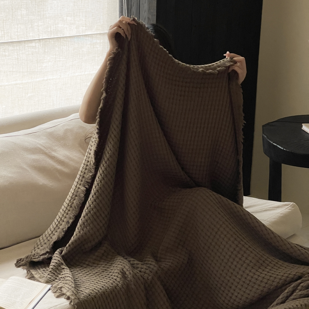 91家纺网 家纺一手货源 找家纺 例外 2026春夏新款华夫格流苏毯毯子多功能盖毯（会员-5） 可可棕