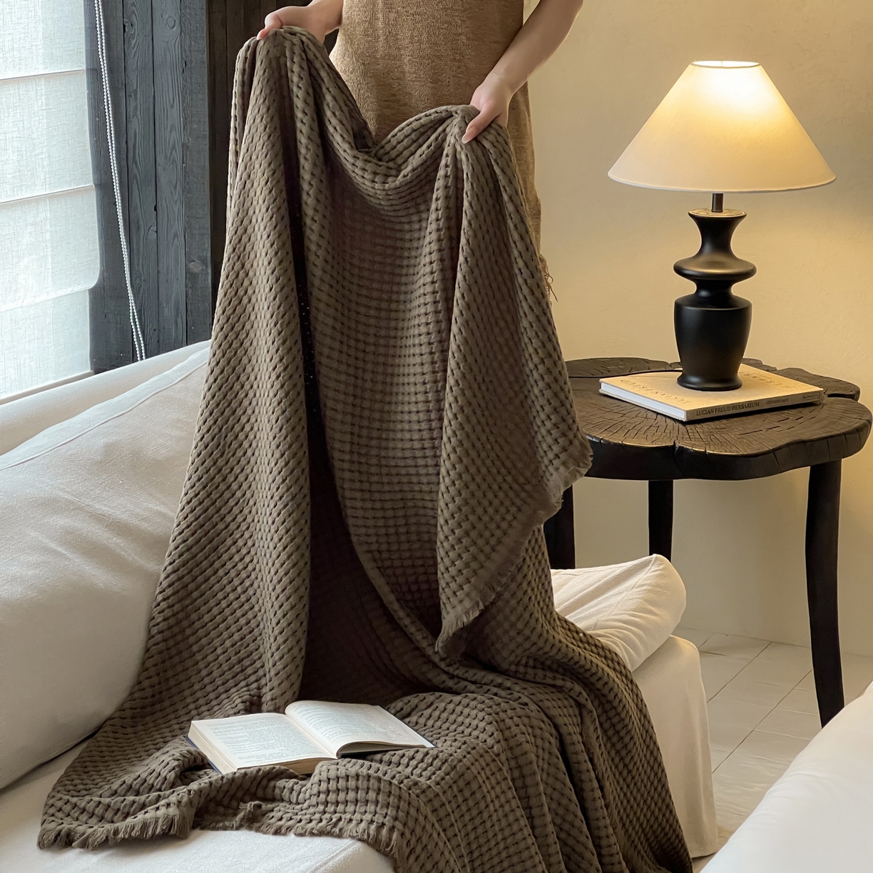 91家纺网 家纺一手货源 找家纺 例外 2026春夏新款华夫格流苏毯毯子多功能盖毯（会员-5） 可可棕