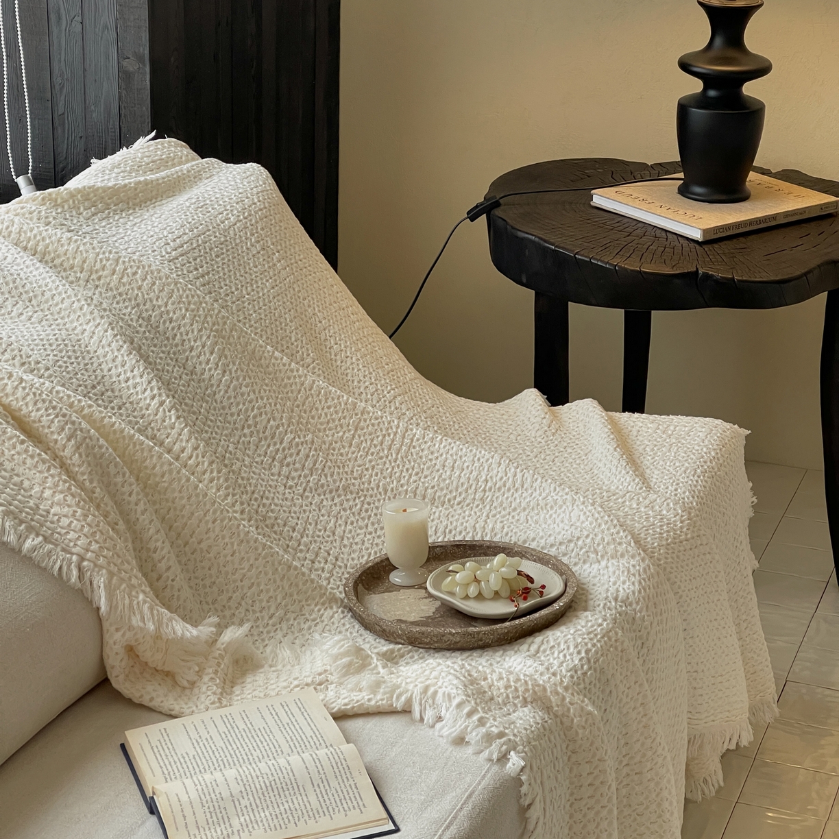 91家纺网 家纺一手货源 找家纺 例外 2026春夏新款华夫格流苏毯毯子多功能盖毯（会员-5） 月光白