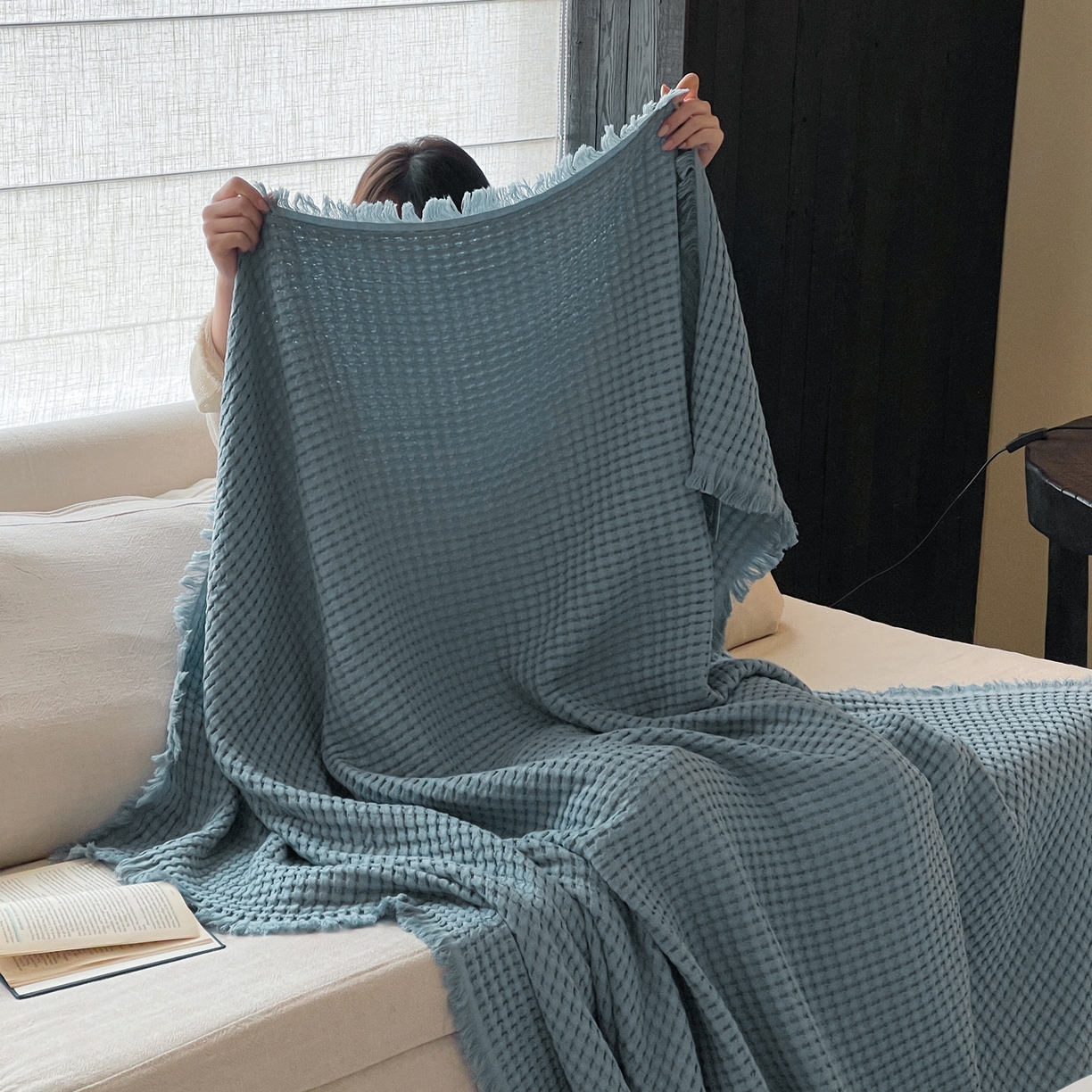 91家纺网 家纺一手货源 找家纺 例外 2026春夏新款华夫格流苏毯毯子多功能盖毯（会员-5） 皓月蓝