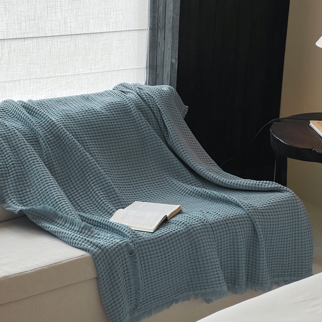 91家纺网 家纺一手货源 找家纺 例外 2026春夏新款华夫格流苏毯毯子多功能盖毯（会员-5） 皓月蓝