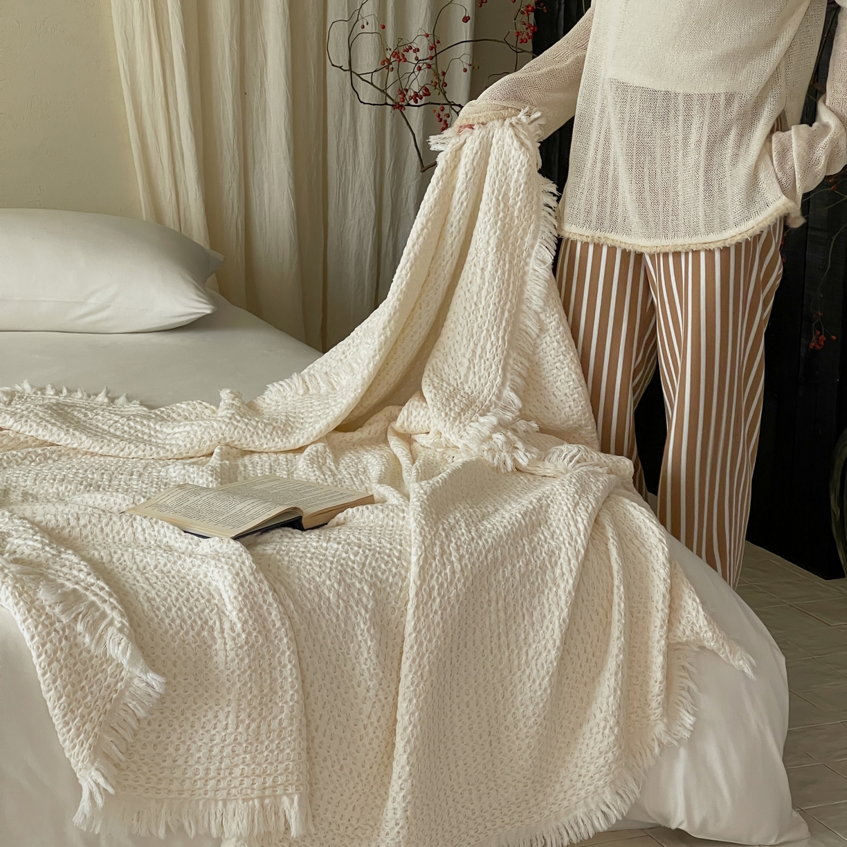 91家纺网 家纺一手货源 找家纺 例外 2026春夏新款华夫格流苏毯毯子多功能盖毯（会员-5） 月光白