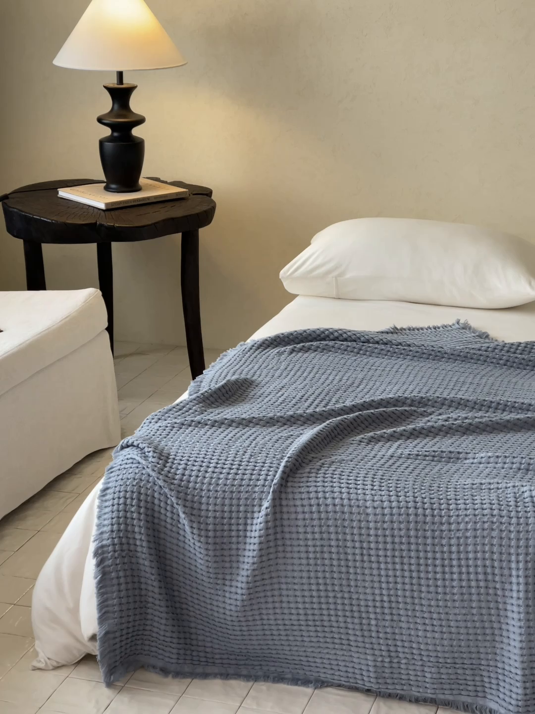 91家纺网 家纺一手货源 找家纺 例外 2026春夏新款华夫格流苏毯毯子多功能盖毯（会员-5） 皓月蓝