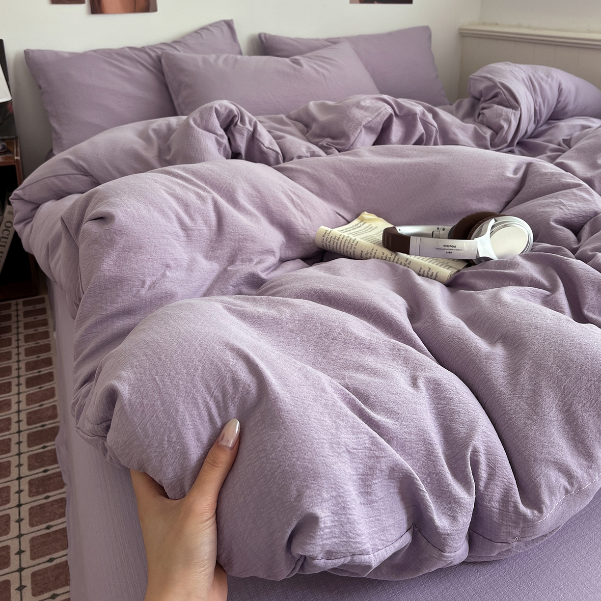 91家纺网 家纺一手货源 找家纺 花伞家居 2026新款简约纯色双拼双层纱高克重水洗棉四件套 风信紫