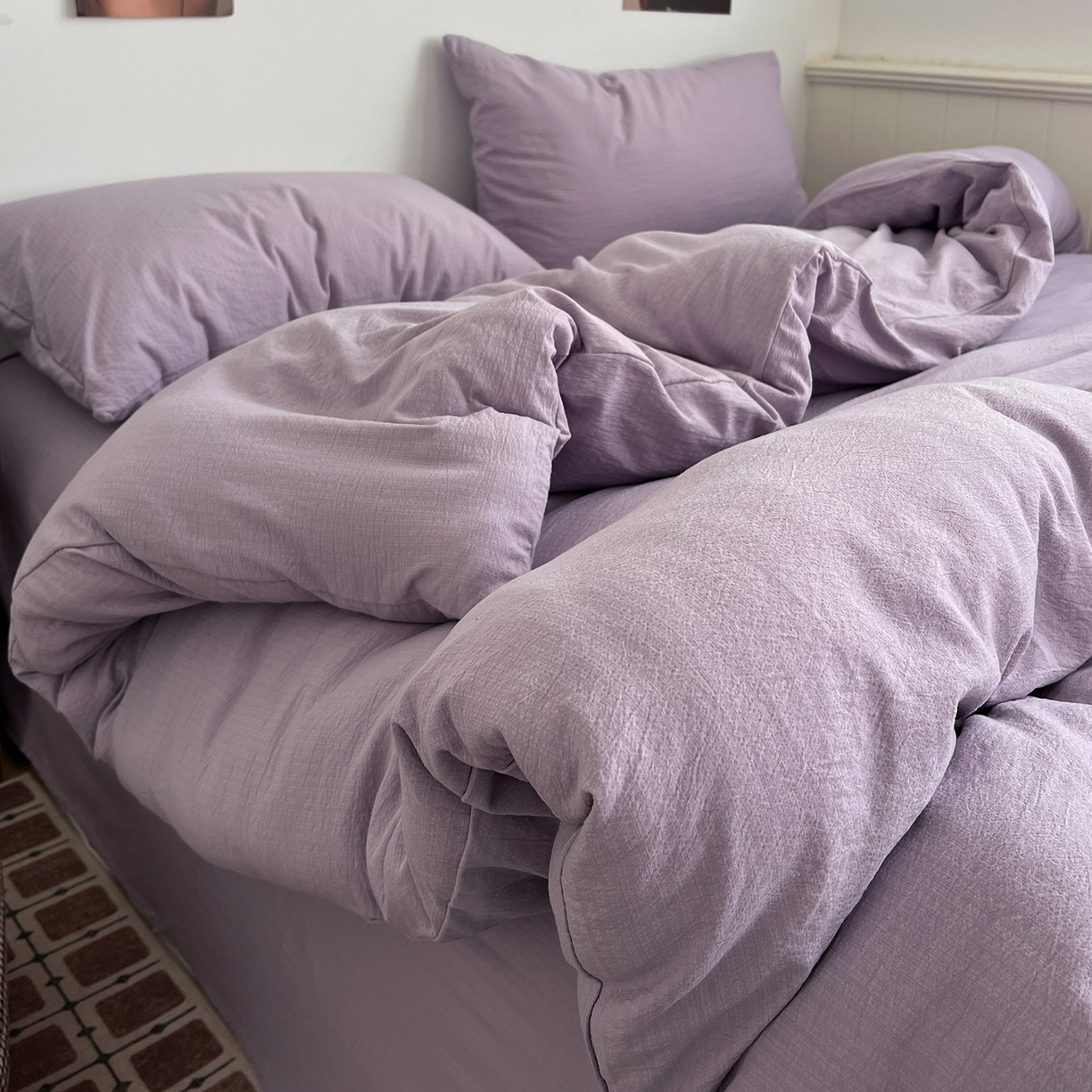 91家纺网 家纺一手货源 找家纺 花伞家居 2026新款简约纯色双拼双层纱高克重水洗棉四件套 风信紫