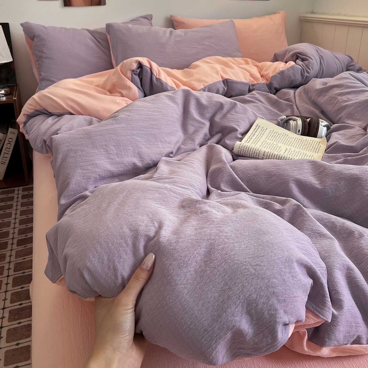 91家纺网 家纺一手货源 找家纺 花伞家居 2026新款简约纯色双拼双层纱高克重水洗棉四件套 风信紫+玉色