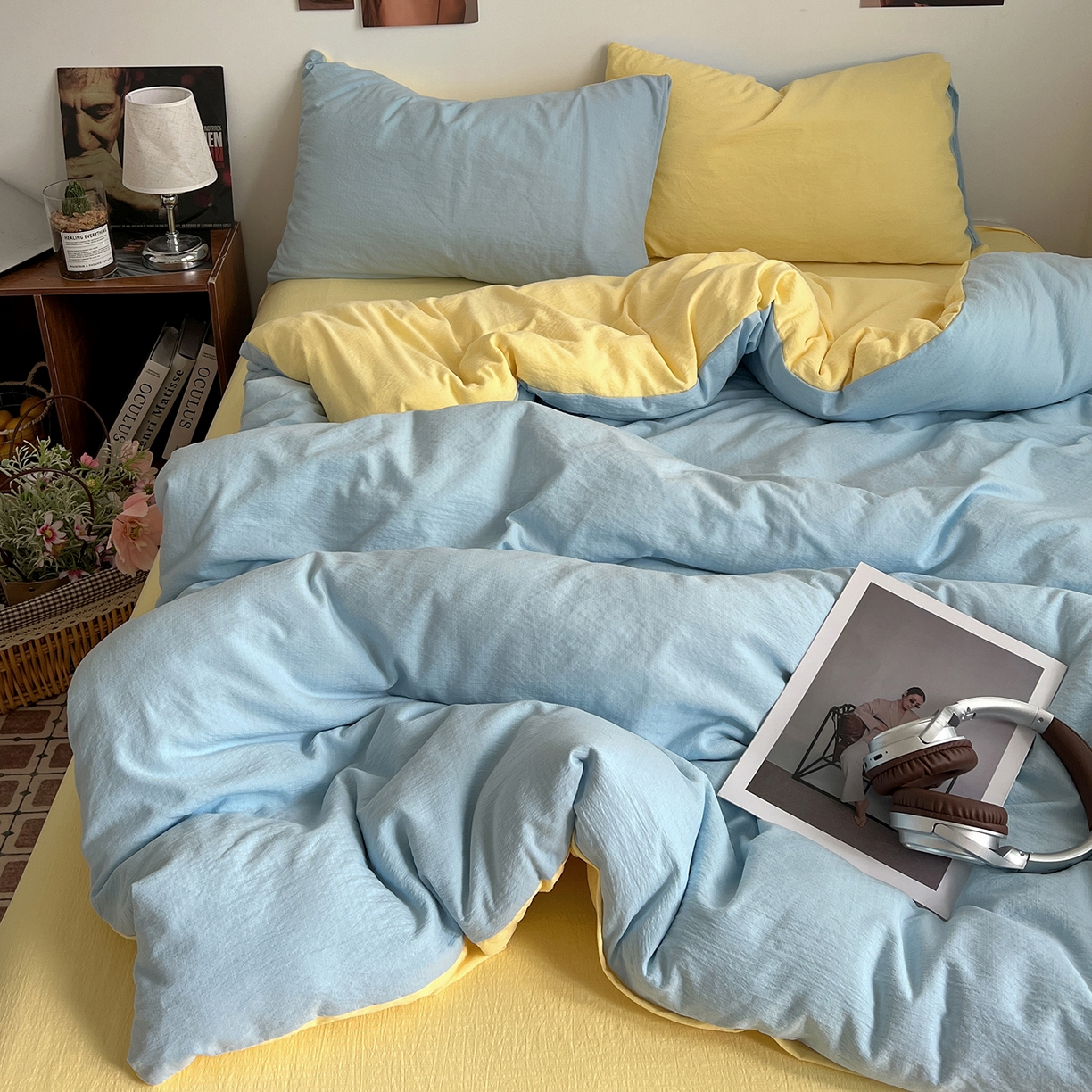 91家纺网 家纺一手货源 找家纺 花伞家居 2026新款简约纯色双拼双层纱高克重水洗棉四件套 涧石蓝+茉莉黄