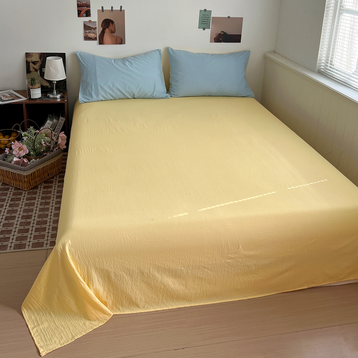 91家纺网 家纺一手货源 找家纺 花伞家居 2026新款简约纯色双拼双层纱高克重水洗棉四件套 涧石蓝+茉莉黄