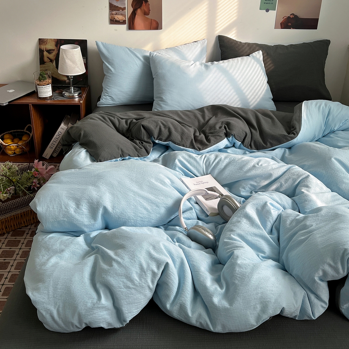 91家纺网 家纺一手货源 找家纺 花伞家居 2026新款简约纯色双拼双层纱高克重水洗棉四件套 涧石蓝+石墨灰