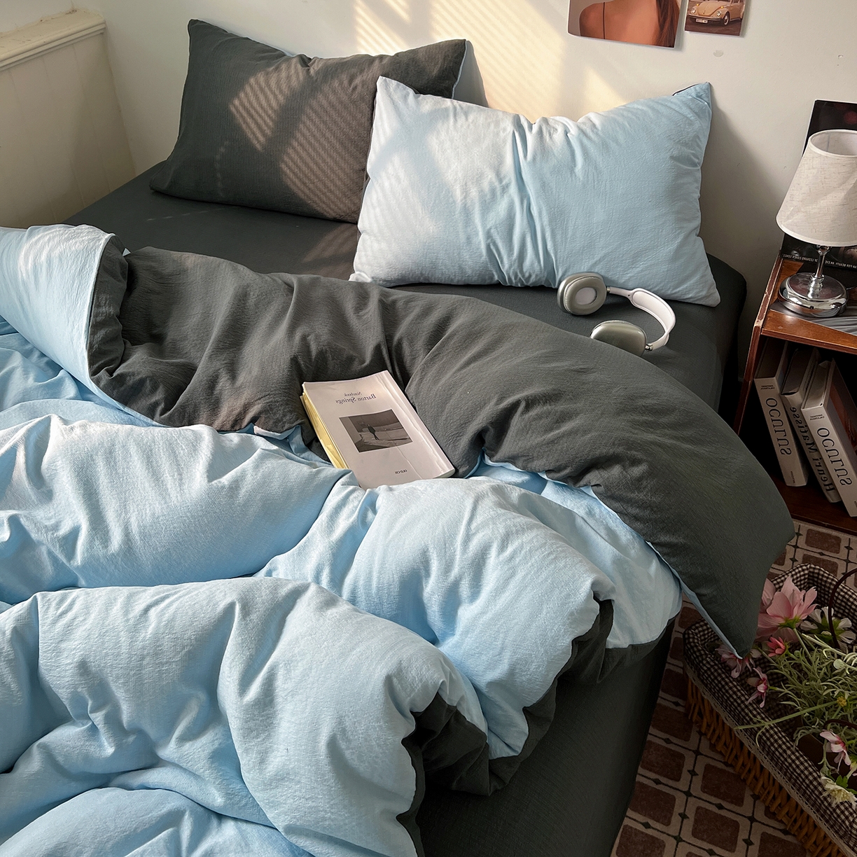 91家纺网 家纺一手货源 找家纺 花伞家居 2026新款简约纯色双拼双层纱高克重水洗棉四件套 涧石蓝+石墨灰