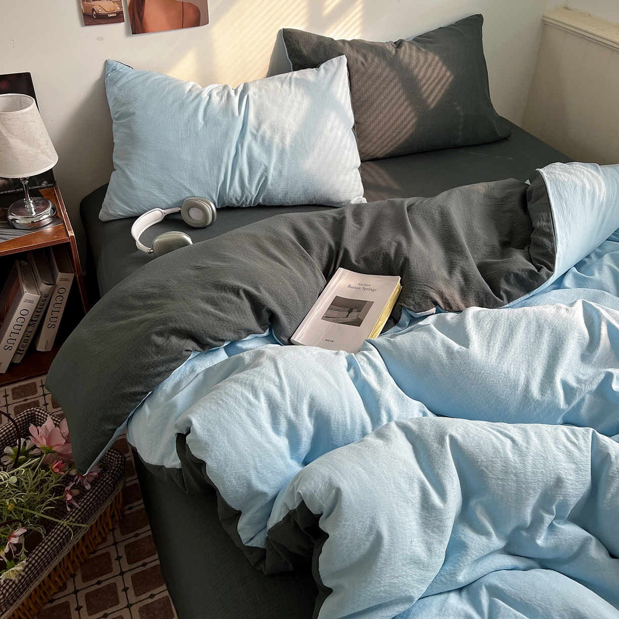 91家纺网 家纺一手货源 找家纺 花伞家居 2026新款简约纯色双拼双层纱高克重水洗棉四件套 涧石蓝+石墨灰