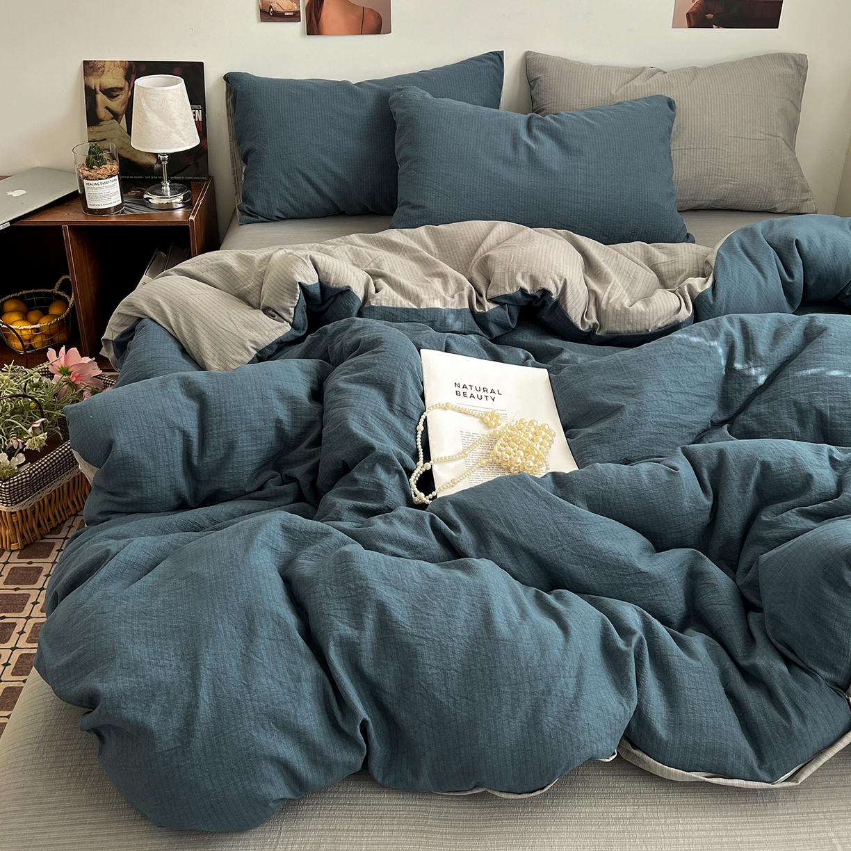 91家纺网 家纺一手货源 找家纺 花伞家居 2026新款简约纯色双拼双层纱高克重水洗棉四件套 深邃蓝+松烟灰
