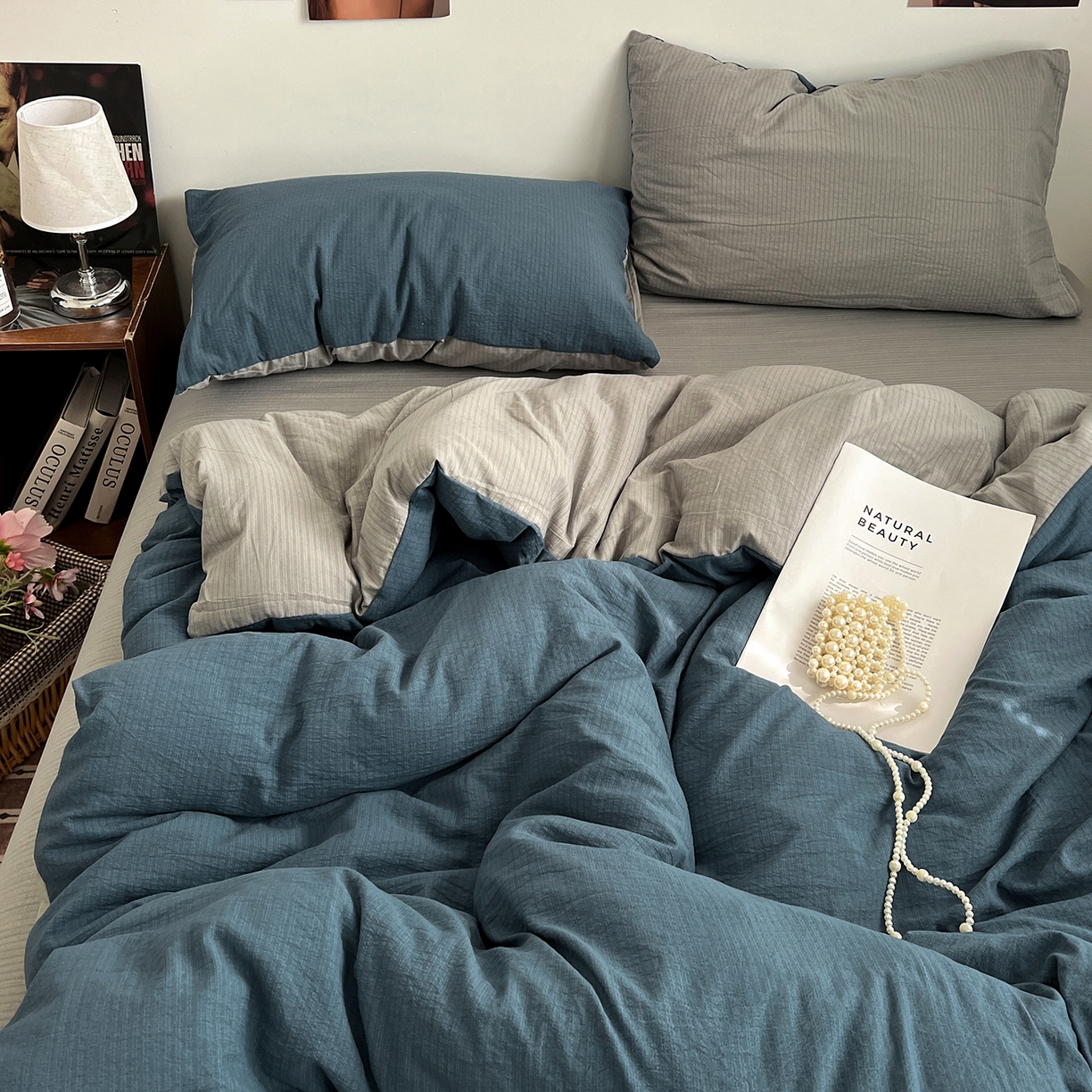 91家纺网 家纺一手货源 找家纺 花伞家居 2026新款简约纯色双拼双层纱高克重水洗棉四件套 深邃蓝+松烟灰