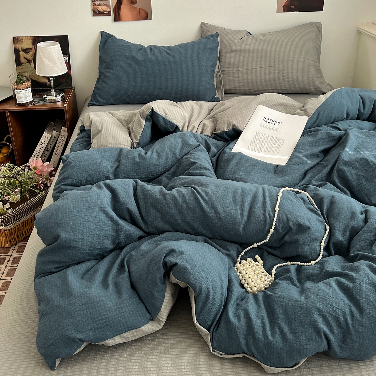91家纺网 家纺一手货源 找家纺 花伞家居 2026新款简约纯色双拼双层纱高克重水洗棉四件套 深邃蓝+松烟灰