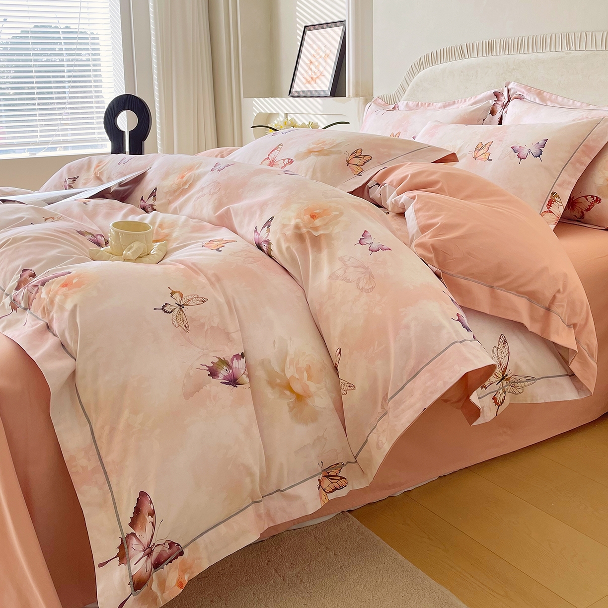 91家纺网 家纺一手货源 找家纺 焱博家纺 2026新款A类加厚全棉13376印花四件套 花香蝶舞