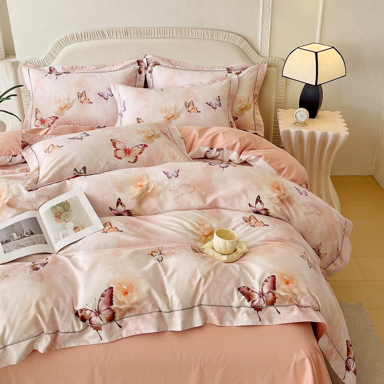 91家纺网 家纺一手货源 找家纺 焱博家纺 2026新款A类加厚全棉13376印花四件套 花香蝶舞