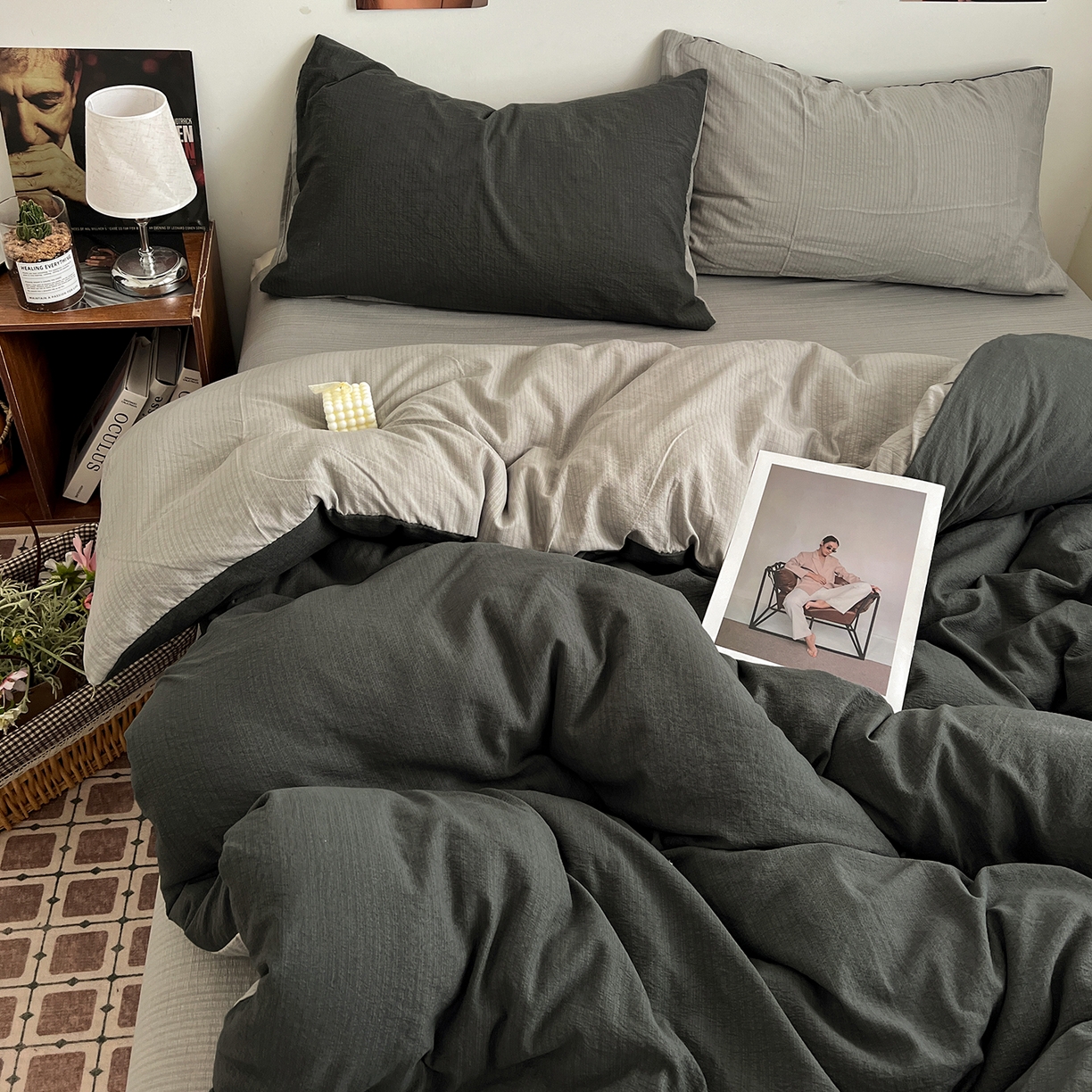 91家纺网 家纺一手货源 找家纺 花伞家居 2026新款简约纯色双拼双层纱高克重水洗棉四件套 石墨灰+松烟灰