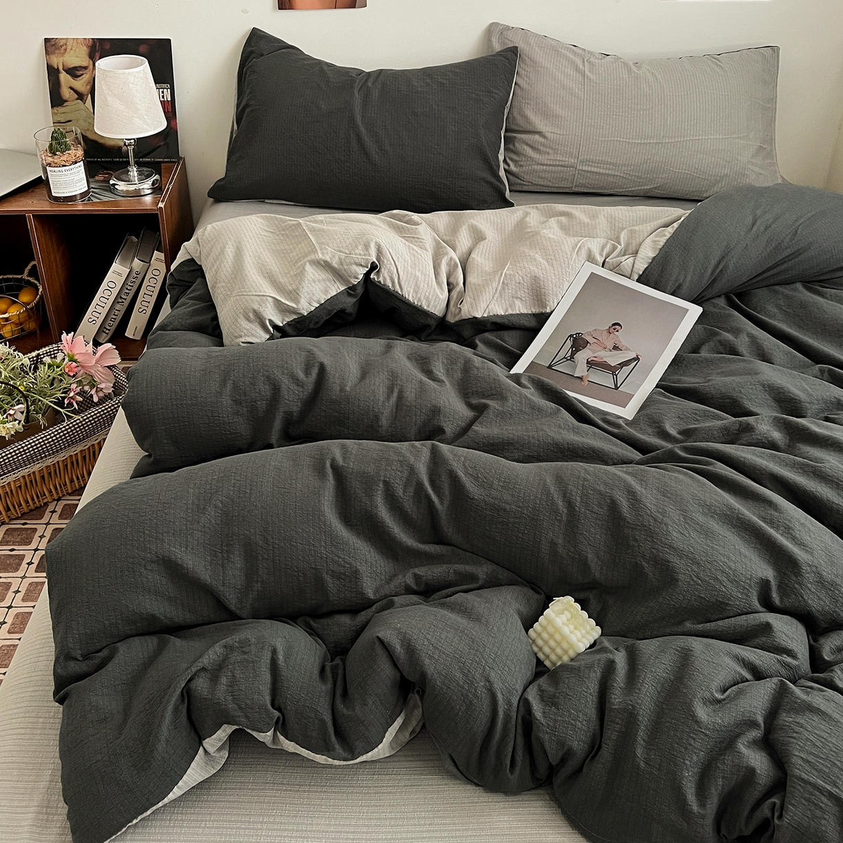91家纺网 家纺一手货源 找家纺 花伞家居 2026新款简约纯色双拼双层纱高克重水洗棉四件套 石墨灰+松烟灰