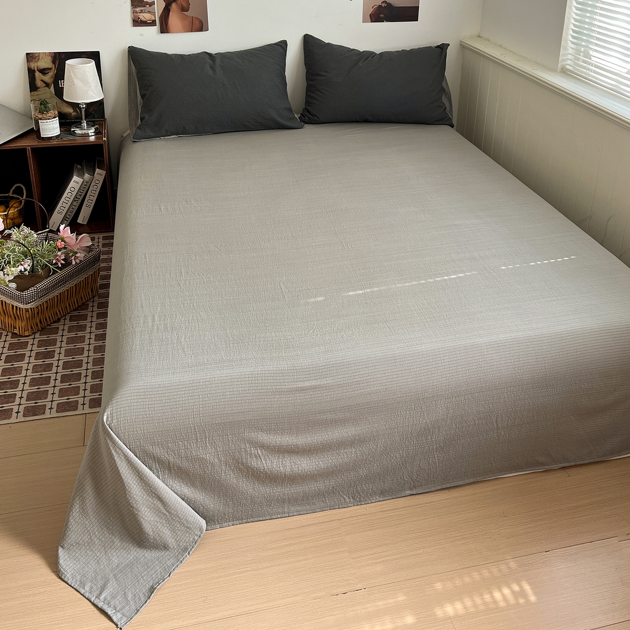 91家纺网 家纺一手货源 找家纺 花伞家居 2026新款简约纯色双拼双层纱高克重水洗棉四件套 石墨灰+松烟灰