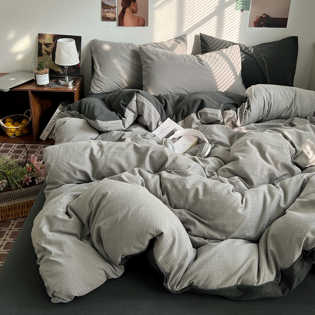 91家纺网 家纺一手货源 找家纺 花伞家居 2026新款简约纯色双拼双层纱高克重水洗棉四件套 松烟灰+石墨灰