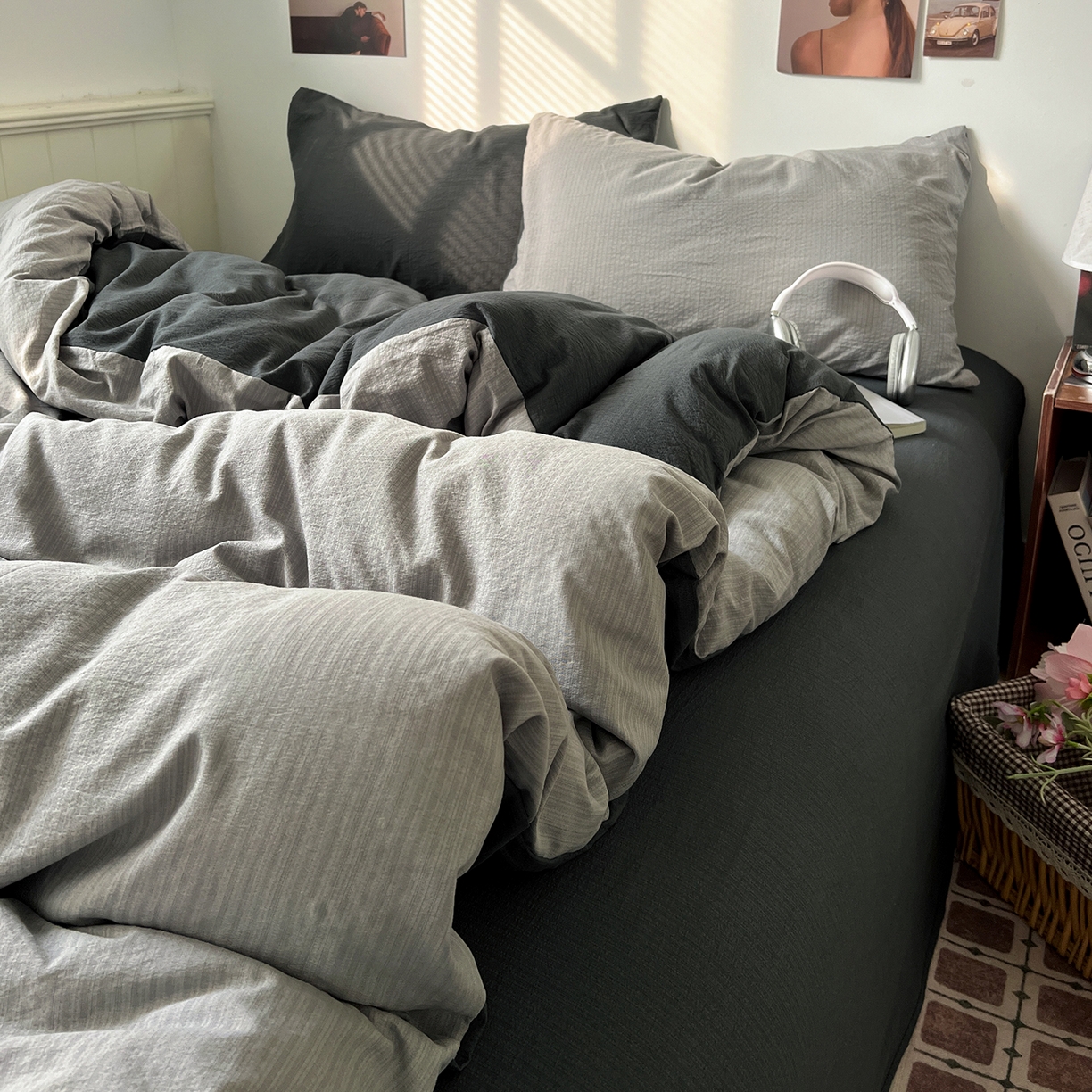 91家纺网 家纺一手货源 找家纺 花伞家居 2026新款简约纯色双拼双层纱高克重水洗棉四件套 松烟灰+石墨灰