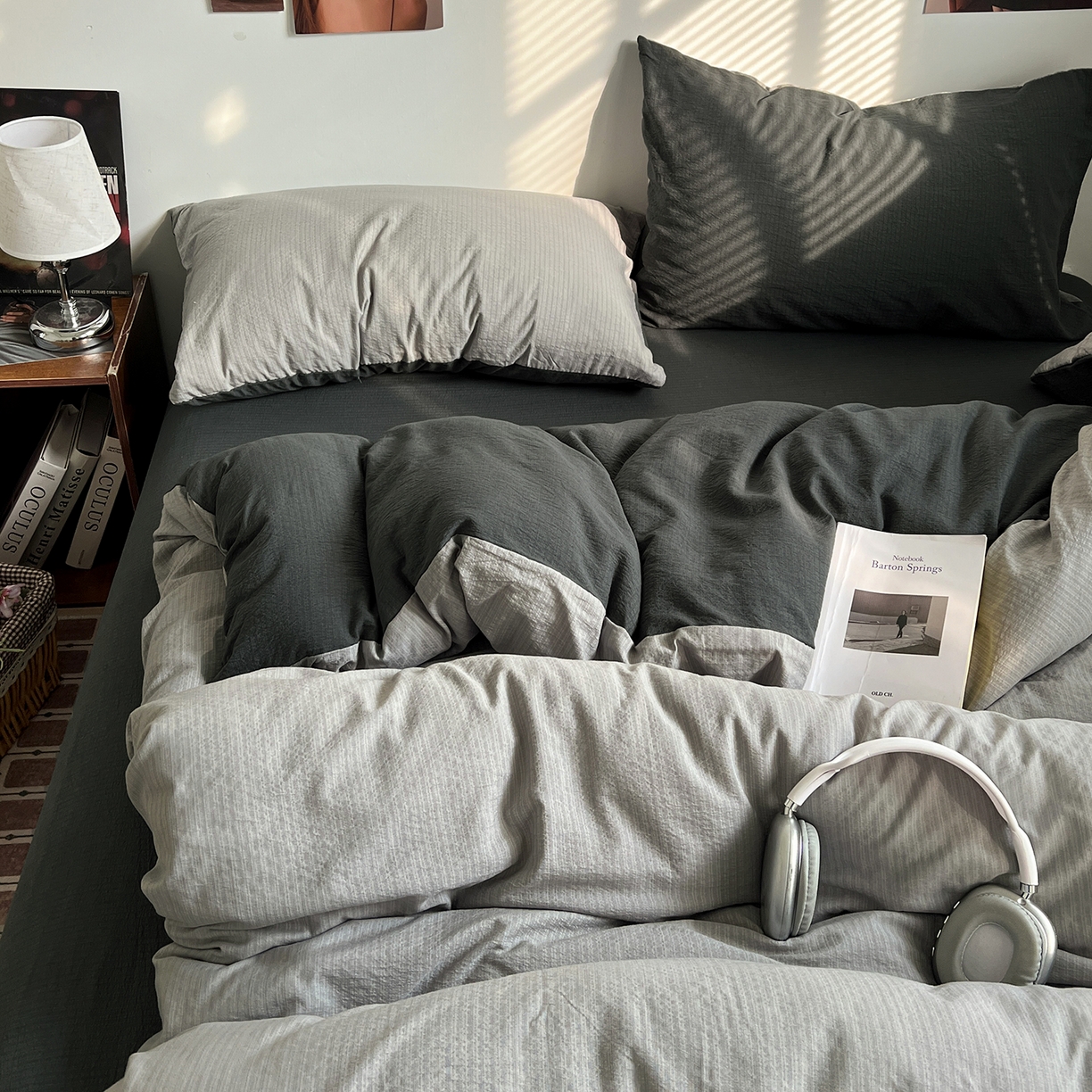 91家纺网 家纺一手货源 找家纺 花伞家居 2026新款简约纯色双拼双层纱高克重水洗棉四件套 松烟灰+石墨灰