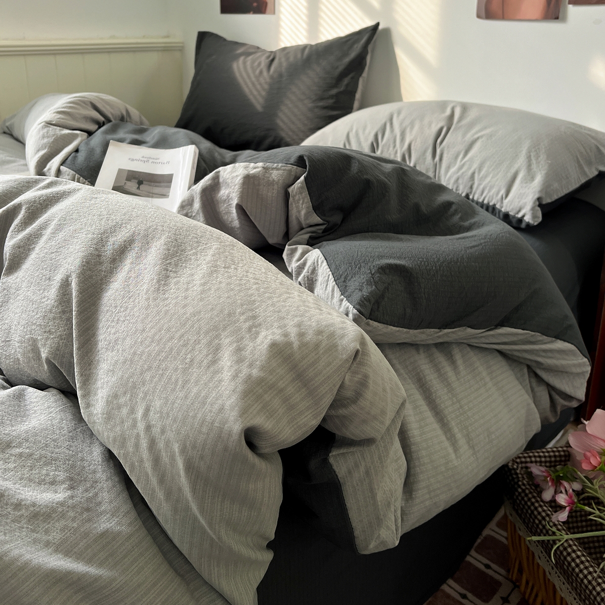 91家纺网 家纺一手货源 找家纺 花伞家居 2026新款简约纯色双拼双层纱高克重水洗棉四件套 松烟灰+石墨灰