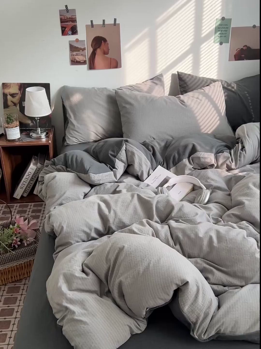 91家纺网 家纺一手货源 找家纺 花伞家居 2026新款简约纯色双拼双层纱高克重水洗棉四件套 松烟灰+石墨灰