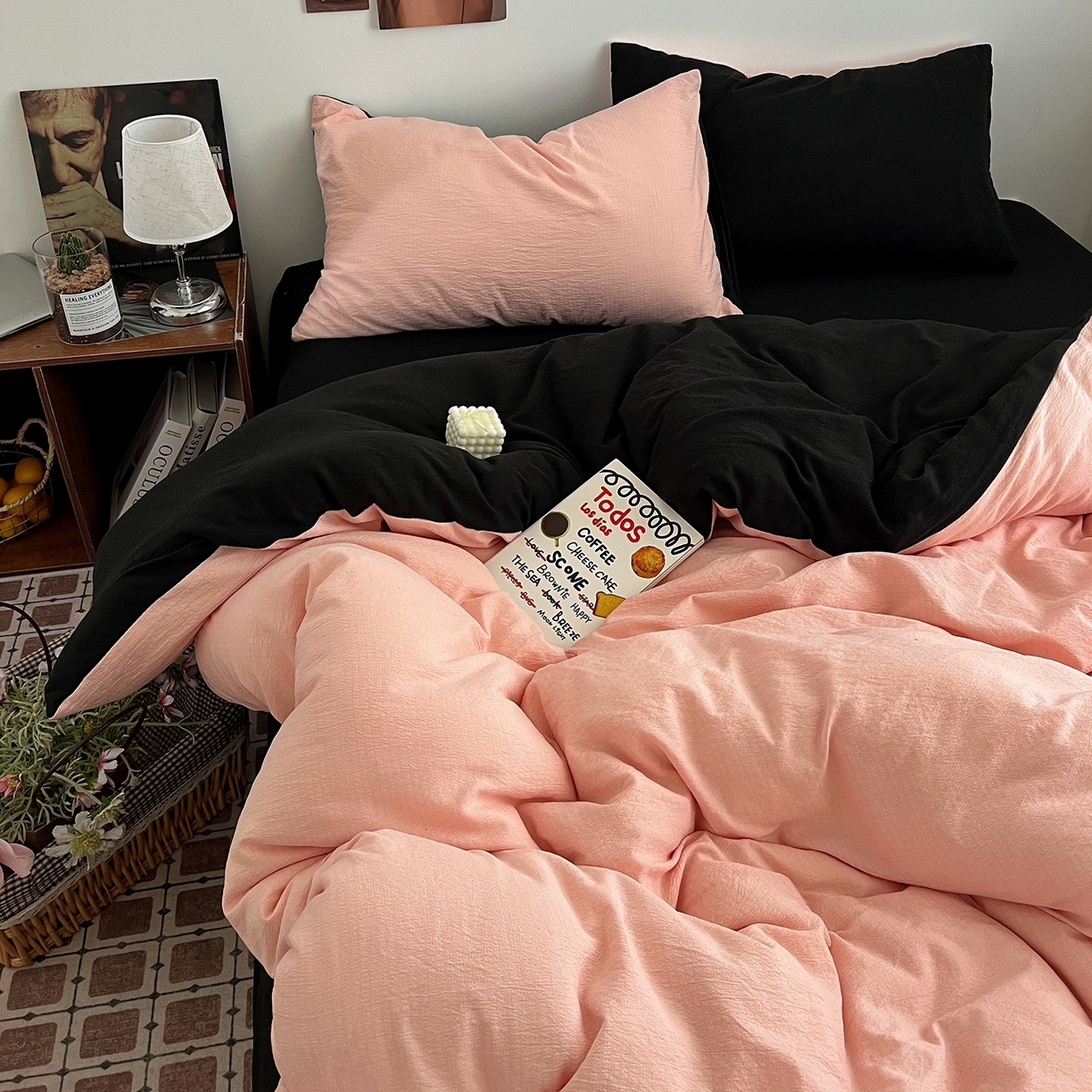 91家纺网 家纺一手货源 找家纺 花伞家居 2026新款简约纯色双拼双层纱高克重水洗棉四件套 玉色+黑