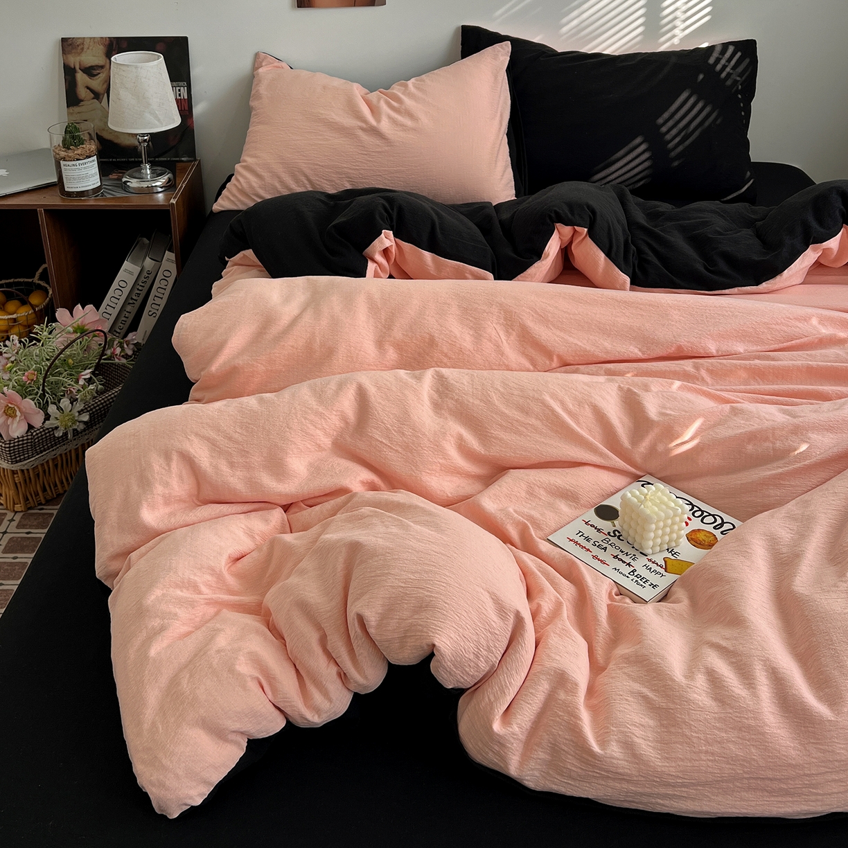 91家纺网 家纺一手货源 找家纺 花伞家居 2026新款简约纯色双拼双层纱高克重水洗棉四件套 玉色+黑