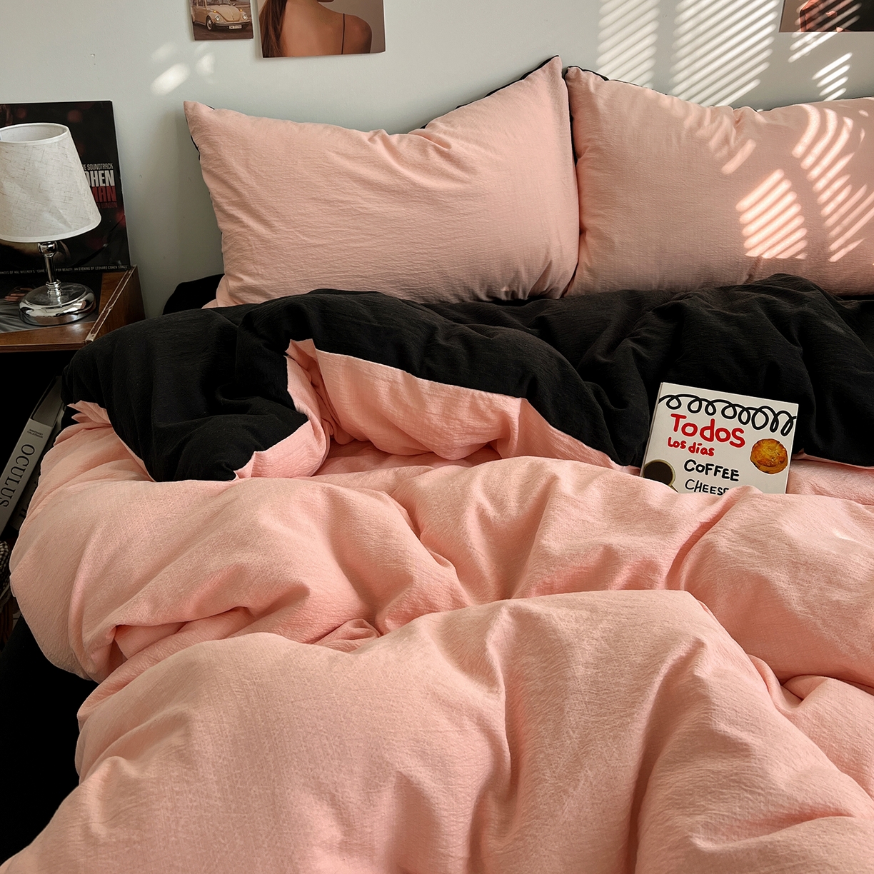 91家纺网 家纺一手货源 找家纺 花伞家居 2026新款简约纯色双拼双层纱高克重水洗棉四件套 玉色+黑