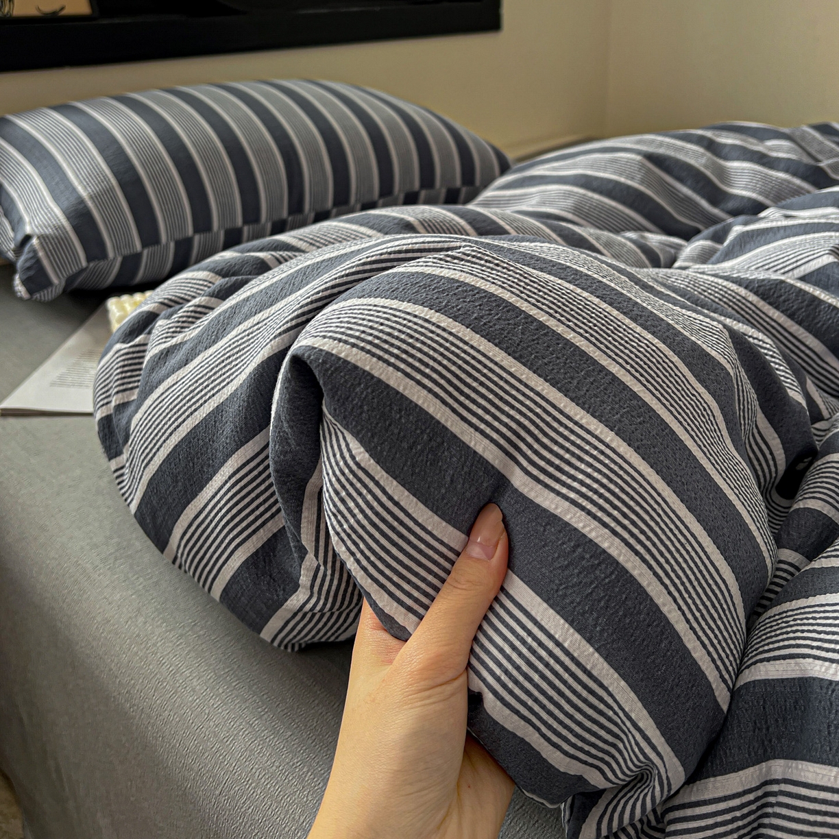 91家纺网 家纺一手货源 找家纺 花伞家居 2026新款中古风双层纱简约格纹系列（提供买家秀） 复古蓝条纹