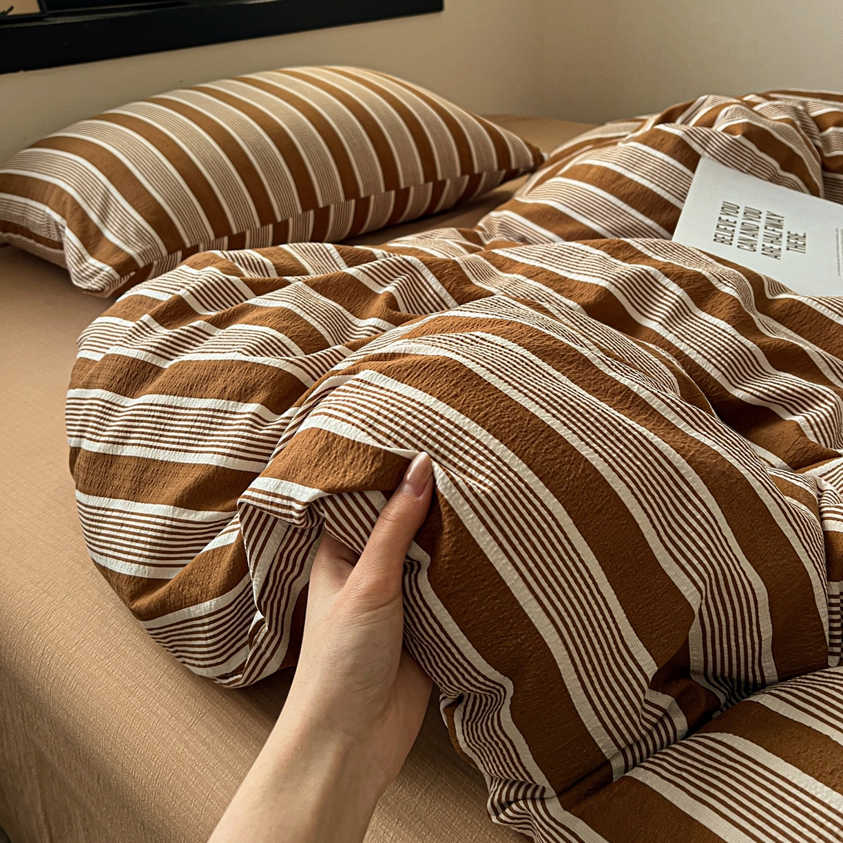 91家纺网 家纺一手货源 找家纺 花伞家居 2026新款中古风双层纱简约格纹系列（提供买家秀） 复古棕条纹