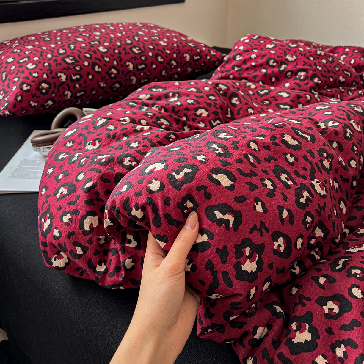 91家纺网 家纺一手货源 找家纺 花伞家居 2026新款中古风双层纱简约格纹系列（提供买家秀） 热情豹纹