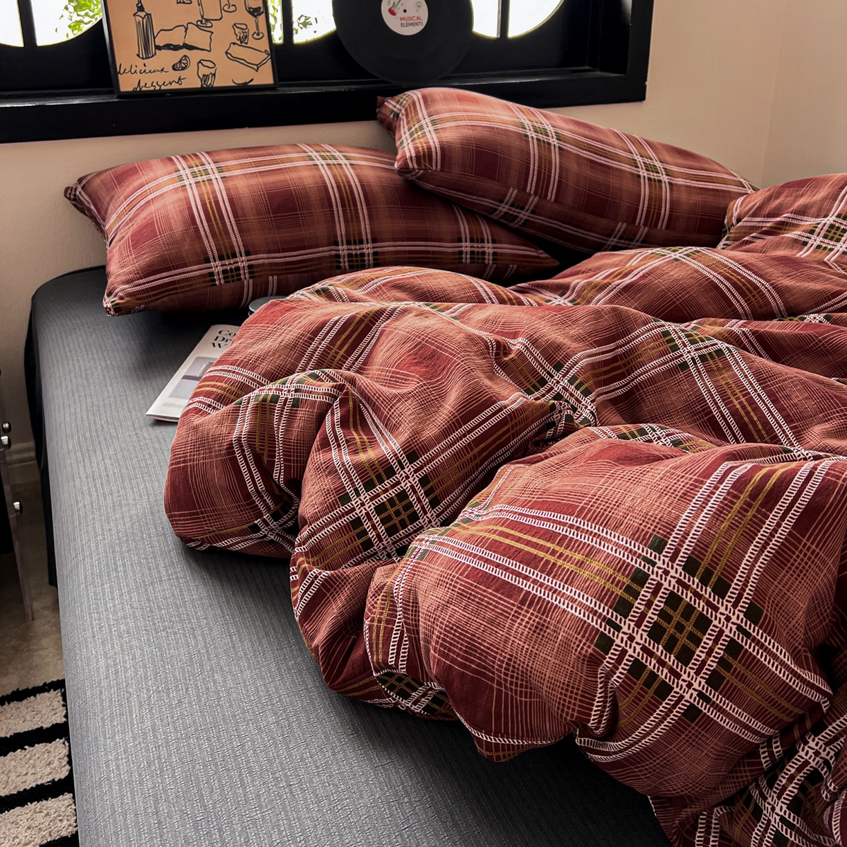 91家纺网 家纺一手货源 找家纺 花伞家居 2026新款中古风双层纱简约格纹系列（提供买家秀） 苏格兰红格