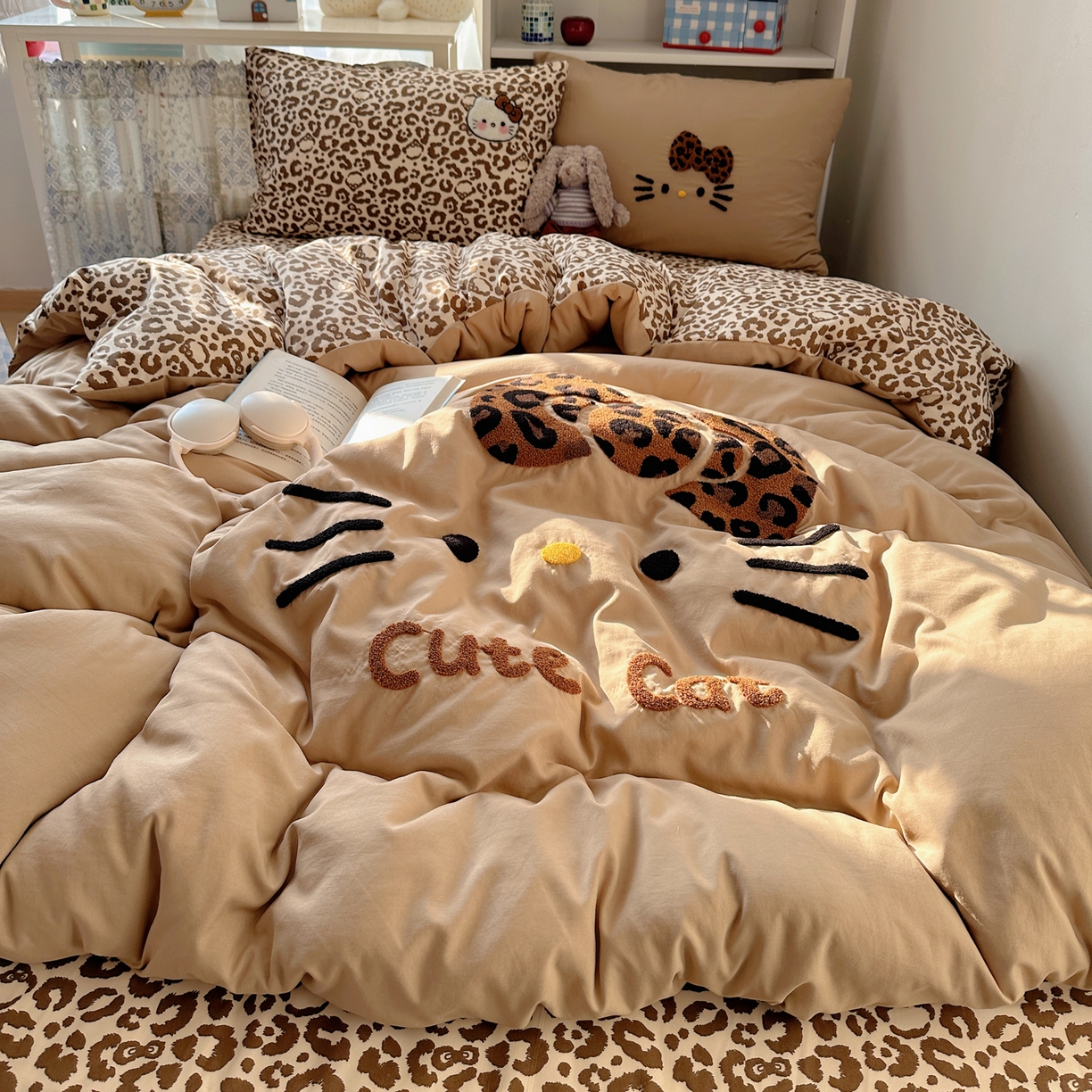 91家纺网 家纺一手货源 找家纺 初念 2026新款2026超软糯可爱系毛巾绣四件套系列提供买家秀 豹纹猫脸