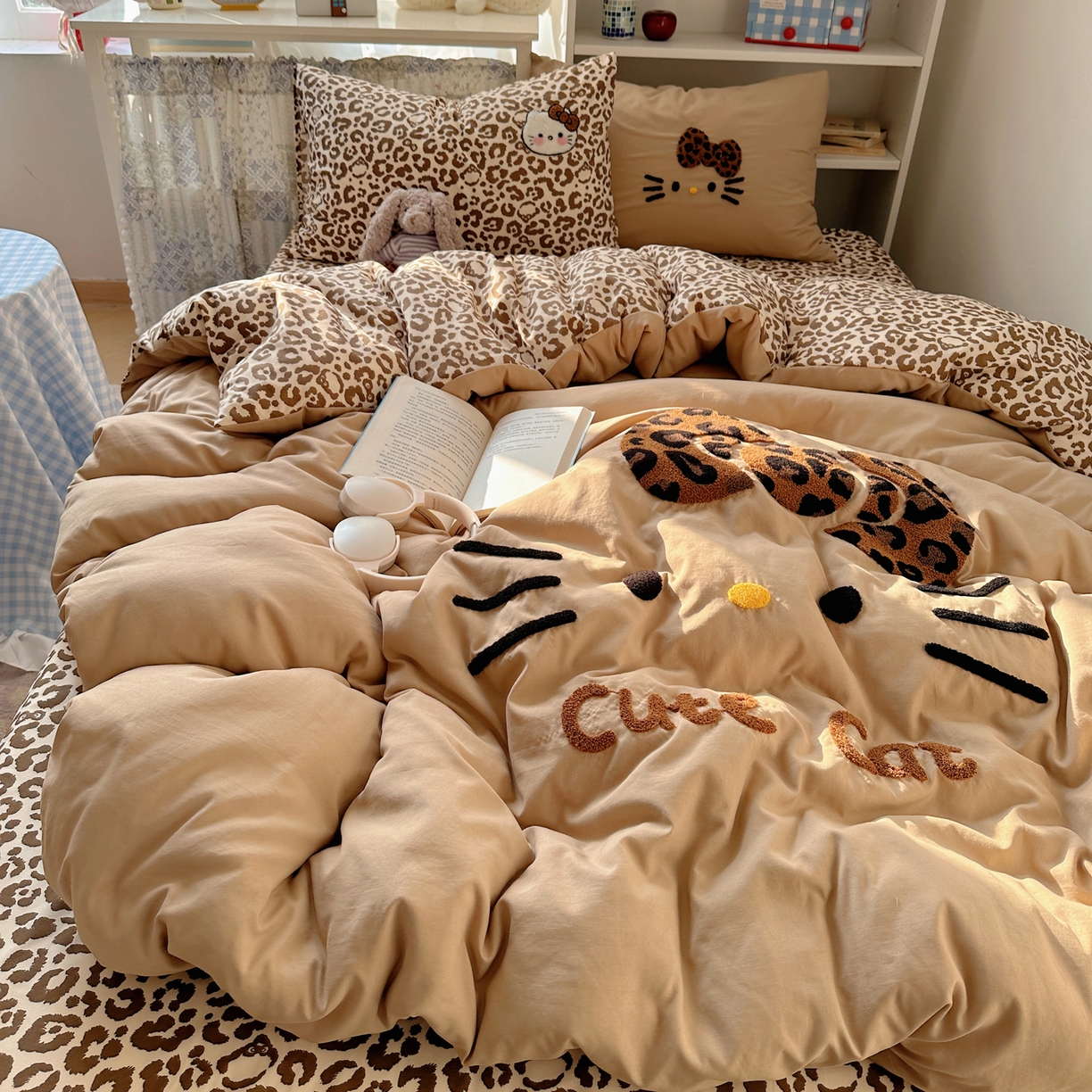 91家纺网 家纺一手货源 找家纺 初念 2026新款2026超软糯可爱系毛巾绣四件套系列提供买家秀 豹纹猫脸