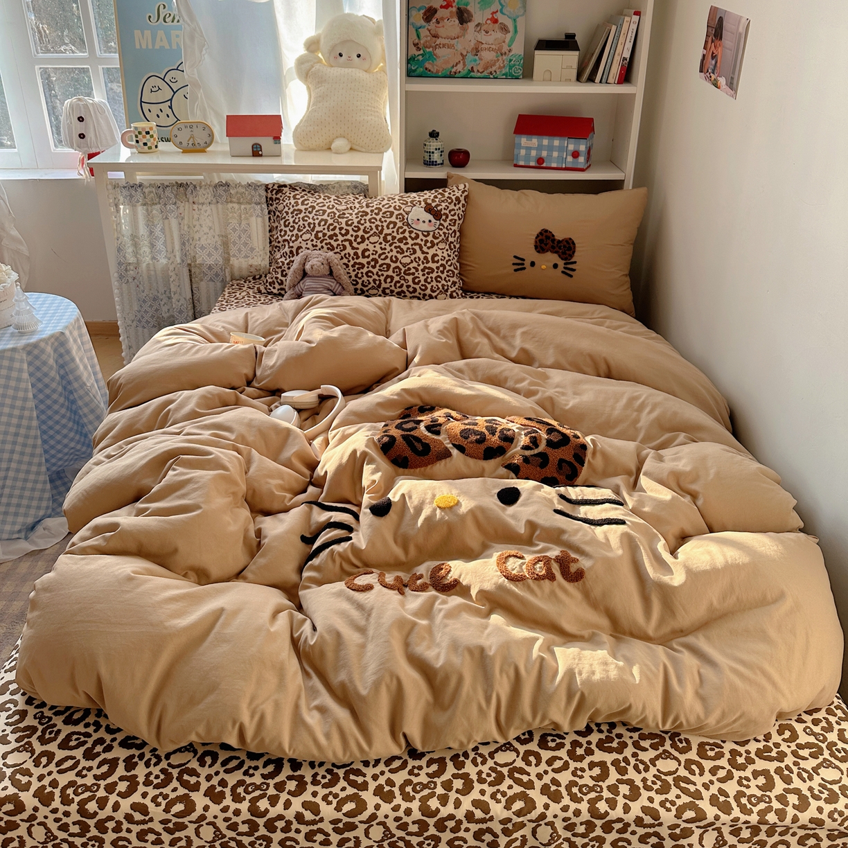 91家纺网 家纺一手货源 找家纺 初念 2026新款2026超软糯可爱系毛巾绣四件套系列提供买家秀 豹纹猫脸