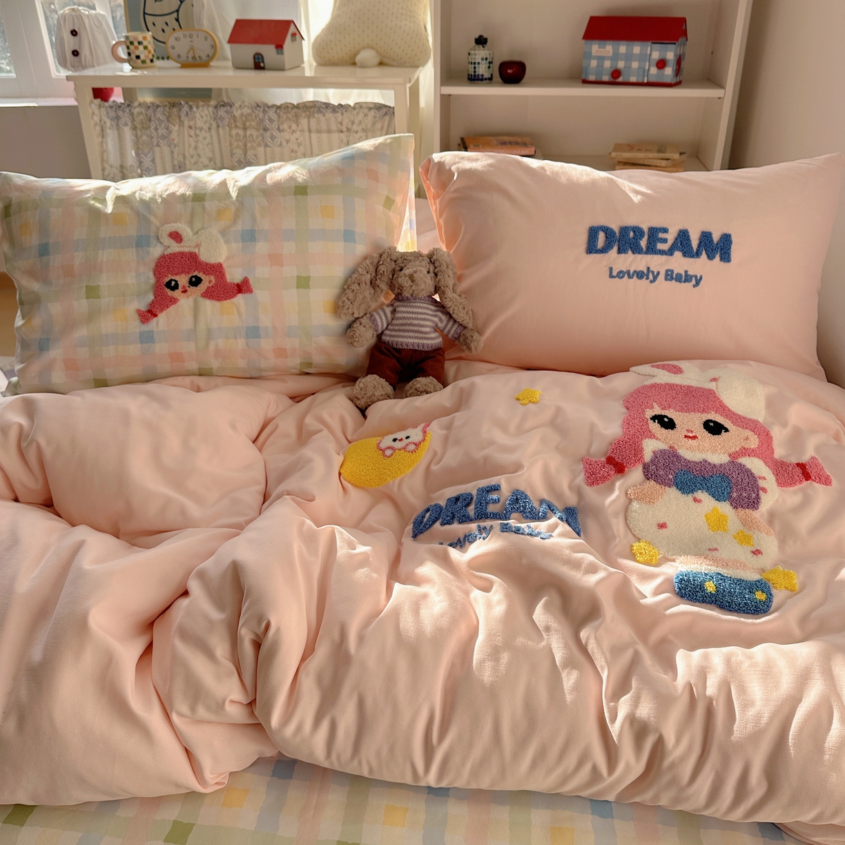 91家纺网 家纺一手货源 找家纺 初念 2026新款2026超软糯可爱系毛巾绣四件套系列提供买家秀 萝莉女孩