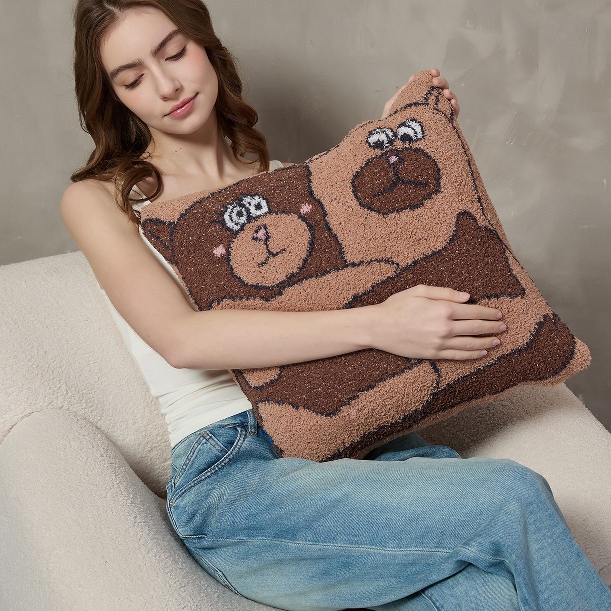 91家纺网 家纺一手货源 找家纺 暖绵绵家纺 2026新款小熊软糯抱枕套抱枕可拆新-在一起 券后/折后零售价不得低于：抱枕套61元，大抱枕145元 在一起-抱枕套不含芯