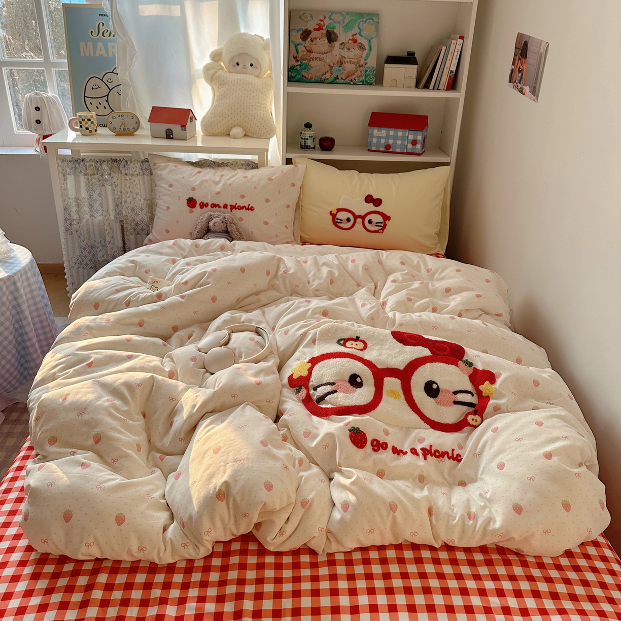 91家纺网 家纺一手货源 找家纺 初念 2026新款2026超软糯可爱系毛巾绣四件套系列提供买家秀 时髦小猫