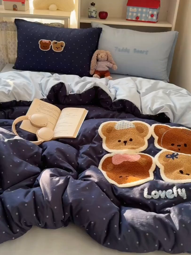 91家纺网 家纺一手货源 找家纺 初念 2026新款2026超软糯可爱系毛巾绣四件套系列提供买家秀 四只小熊