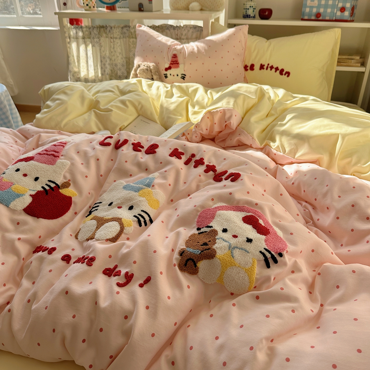 91家纺网 家纺一手货源 找家纺 初念 2026新款2026超软糯可爱系毛巾绣四件套系列提供买家秀 甜粉三小只