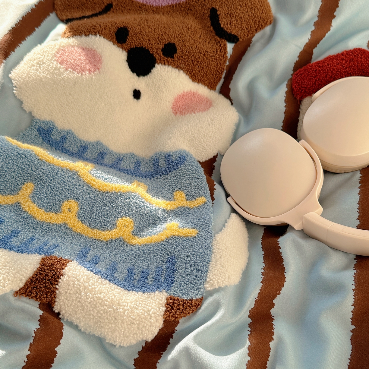 91家纺网 家纺一手货源 找家纺 初念 2026新款2026超软糯可爱系毛巾绣四件套系列提供买家秀 小狗的屋