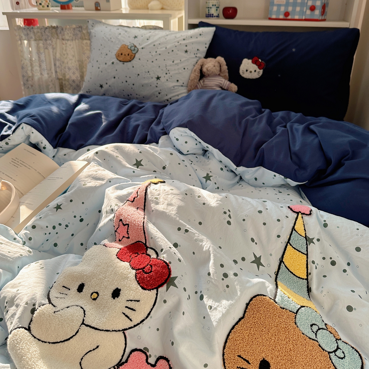 91家纺网 家纺一手货源 找家纺 初念 2026新款2026超软糯可爱系毛巾绣四件套系列提供买家秀 约会猫咪