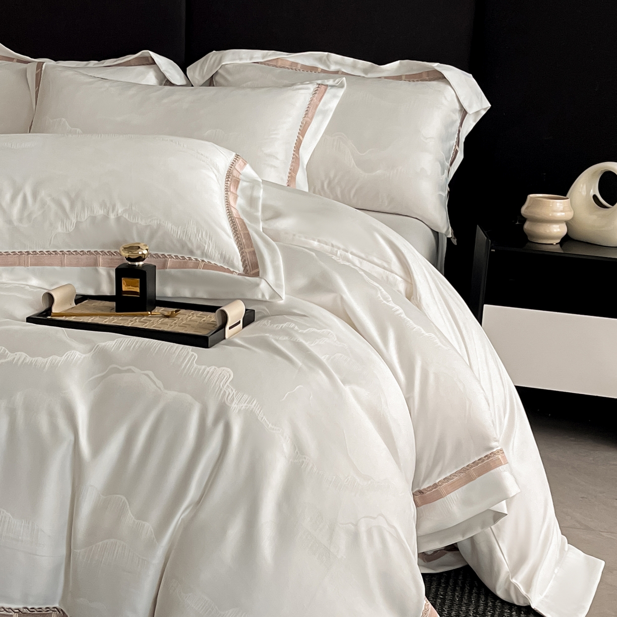 91家纺网 家纺一手货源 找家纺 置顶家纺 2026春夏新款亲肤提花四件套-山峦 山峦-米月白