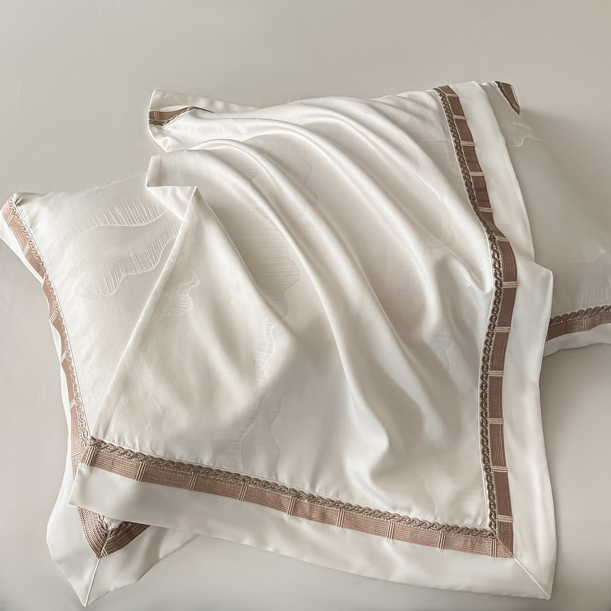 91家纺网 家纺一手货源 找家纺 置顶家纺 2026春夏新款亲肤提花四件套-山峦 山峦-米月白