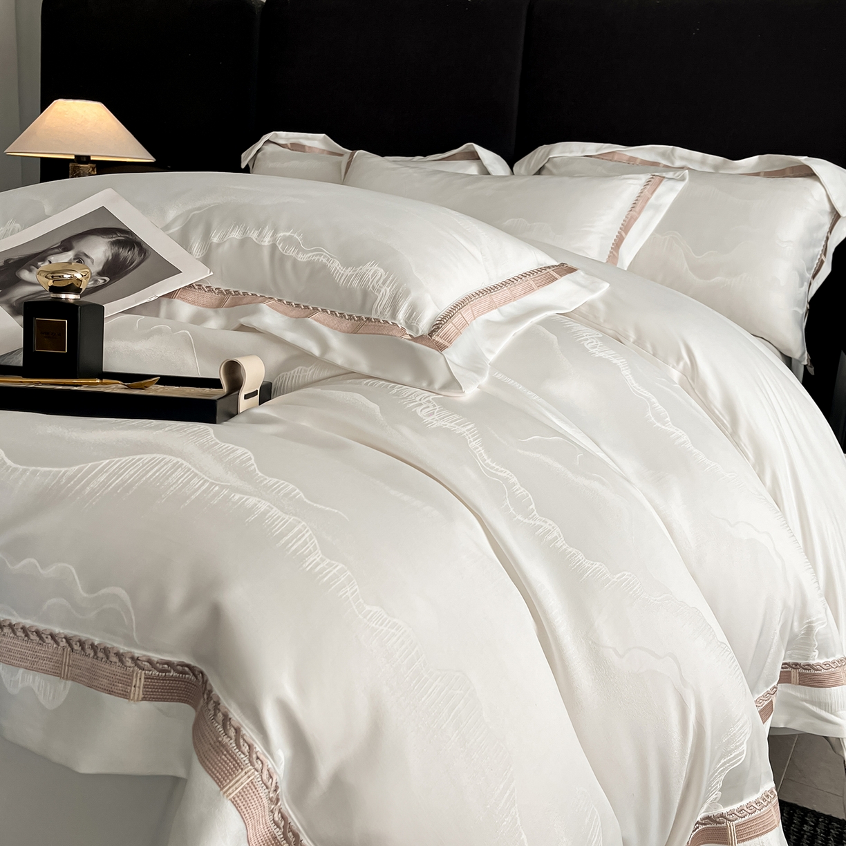 91家纺网 家纺一手货源 找家纺 置顶家纺 2026春夏新款亲肤提花四件套-山峦 山峦-米月白