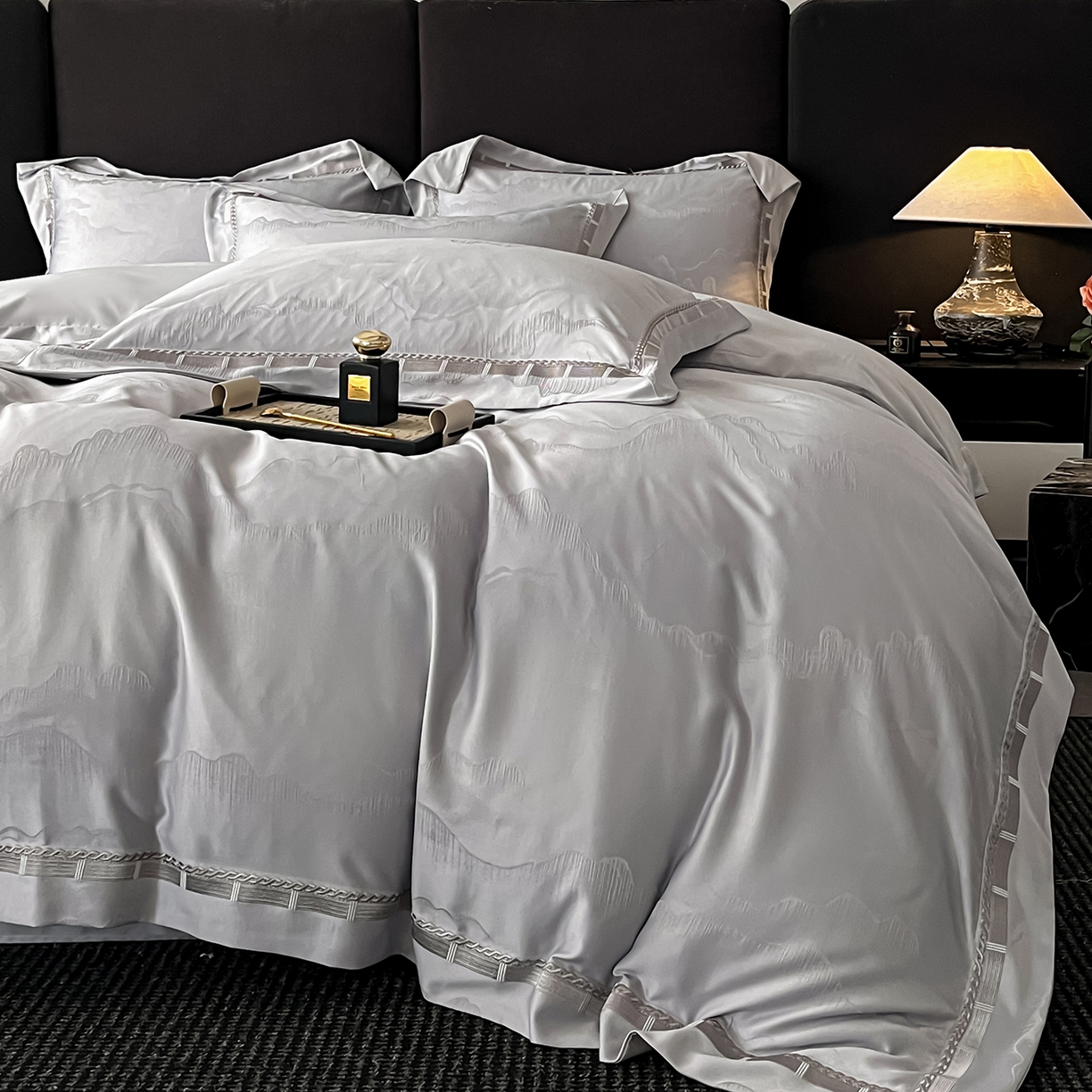 91家纺网 家纺一手货源 找家纺 置顶家纺 2026春夏新款亲肤提花四件套-山峦 山峦-高级灰